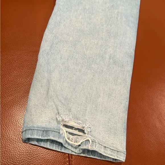 Wild Fable Size 2 Straight Leg Super High Rise Light Blue Distressed Jeans - Picture 7 of 7